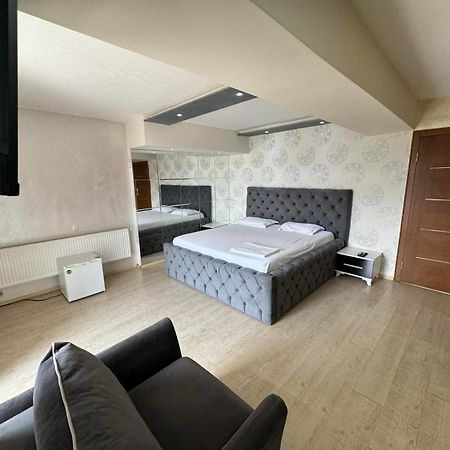 Hotel Pashtriku Gjakova ภายนอก รูปภาพ