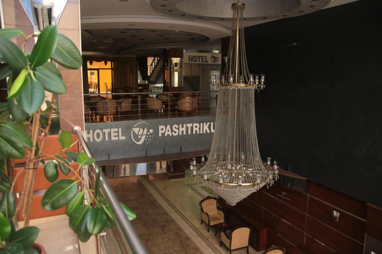 Hotel Pashtriku Gjakova ภายนอก รูปภาพ