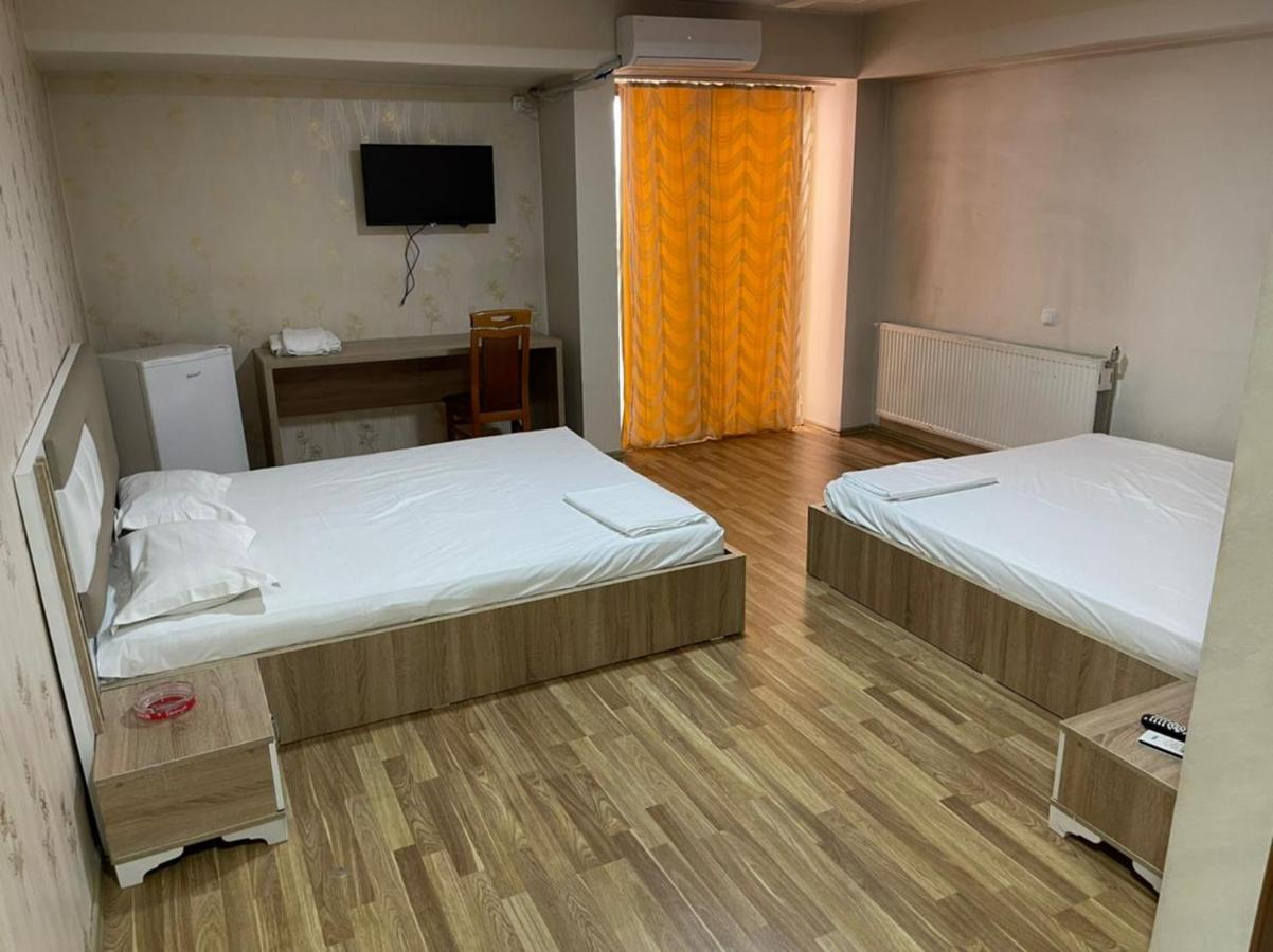 Hotel Pashtriku Gjakova ภายนอก รูปภาพ