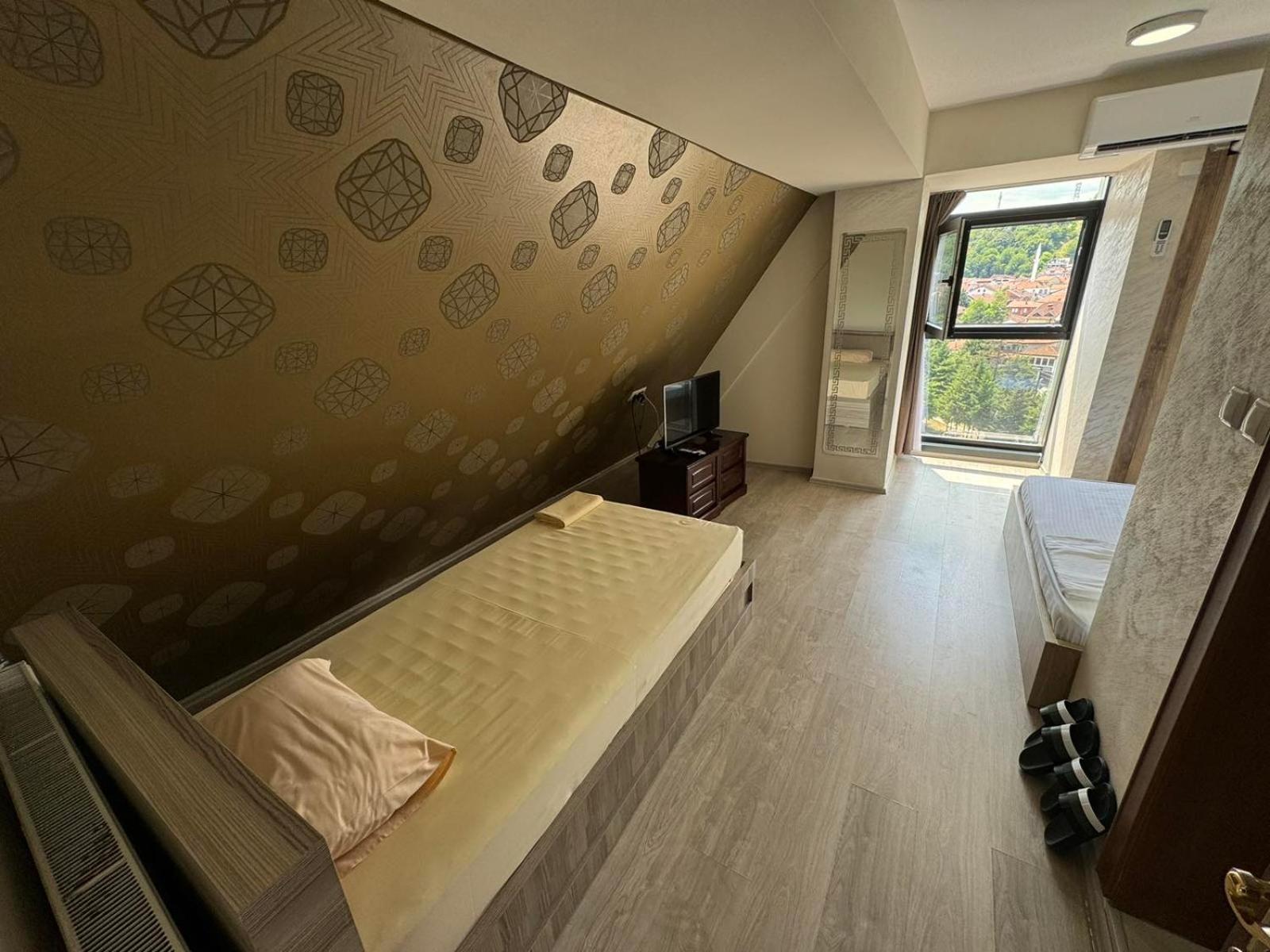 Hotel Pashtriku Gjakova ภายนอก รูปภาพ