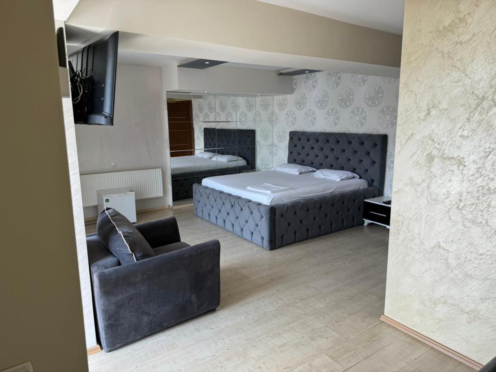 Hotel Pashtriku Gjakova ภายนอก รูปภาพ