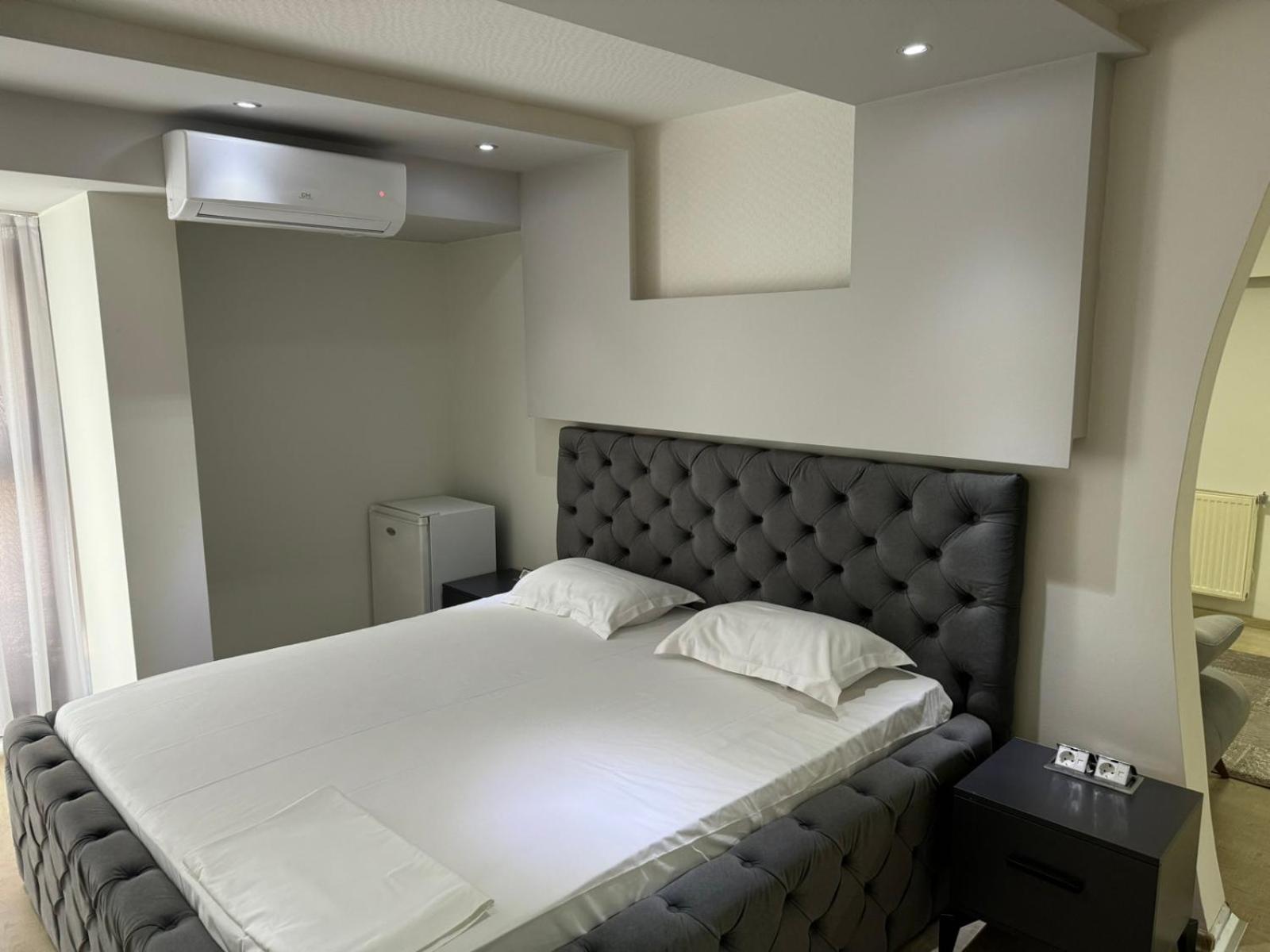 Hotel Pashtriku Gjakova ภายนอก รูปภาพ