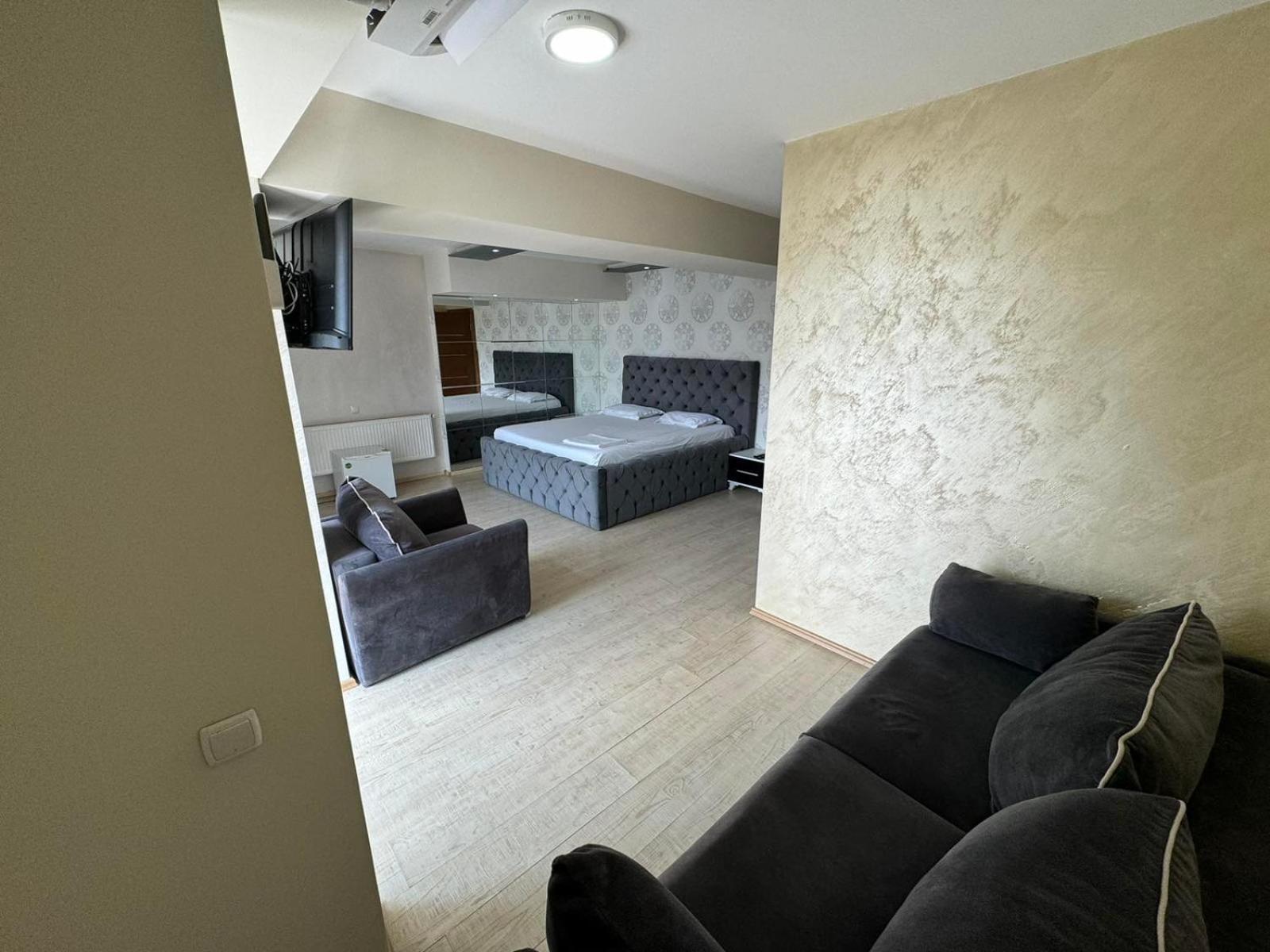 Hotel Pashtriku Gjakova ภายนอก รูปภาพ