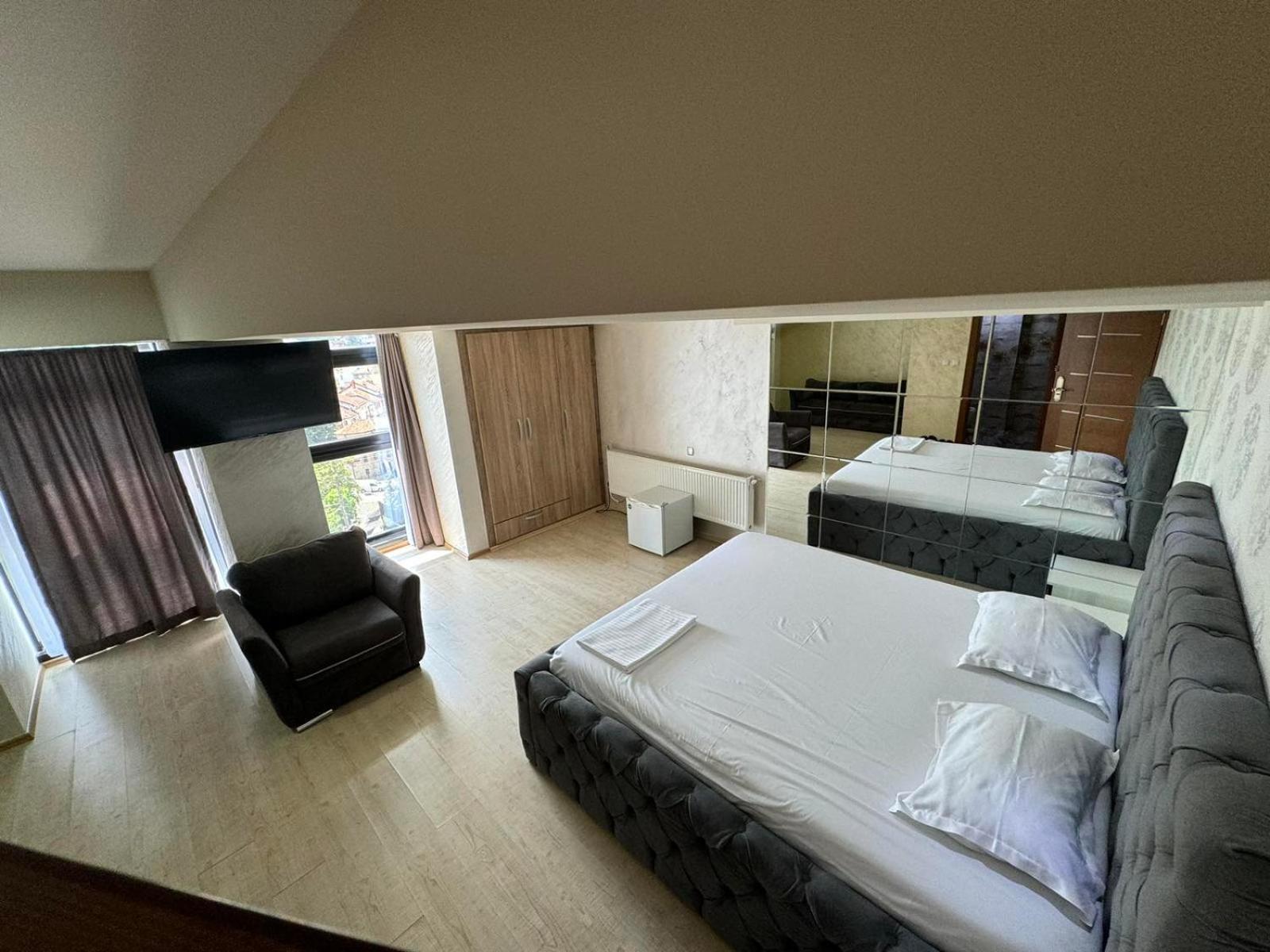 Hotel Pashtriku Gjakova ภายนอก รูปภาพ