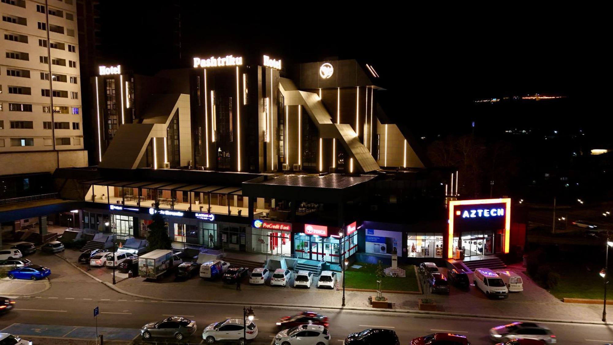 Hotel Pashtriku Gjakova ภายนอก รูปภาพ